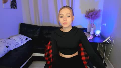 enchanted_bella online show from 01-13-26, 02:00