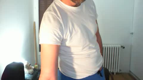 Snapshot of endearment115 chatting on 01-06-25, 02:36 endearment115 online show from 01-06-25, 02:36