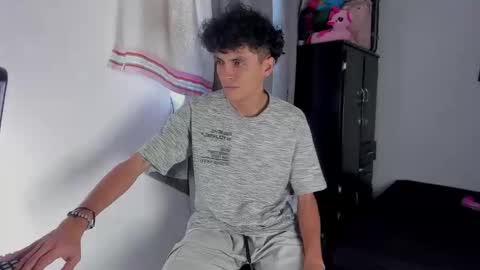 Salo online show from 03-29-26, 06:19