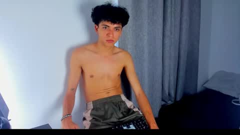 Salo online show from 04-12-26, 06:57