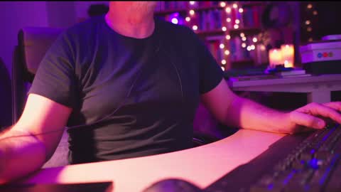 Snapshot of energybra chatting on 12-08-24, 10:03 uk online show from 12-08-24, 10:03