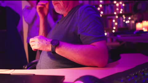 Snapshot of energybra chatting on 12-15-24, 08:15 uk online show from 12-15-24, 08:15