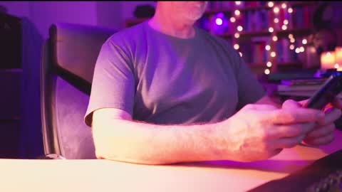 Snapshot of energybra chatting on 12-24-24, 12:11 uk online show from 12-24-24, 12:11