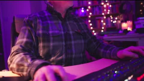 Snapshot of energybra chatting on 01-25-25, 11:11 uk online show from 01-25-25, 11:11