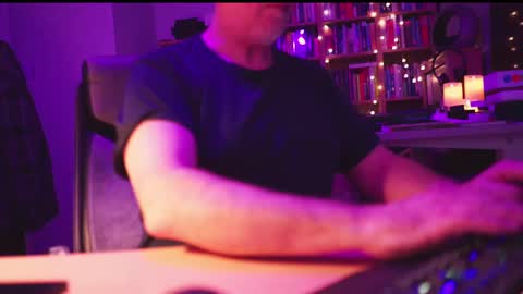 Snapshot of energybra chatting on 02-23-25, 09:16 uk online show from 02-23-25, 09:16