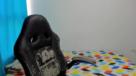 engel20042001 online show from 12-20-24, 08:23