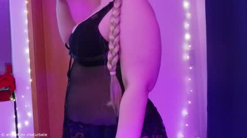 Snapshot of engl94 chatting on 02-03-26, 09:09 Engl Ailu online show from 02-03-26, 09:09