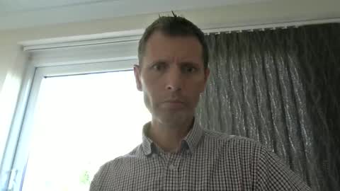 EnglishGuy183 online show from 06-10-26, 04:39