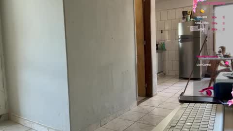 Snapshot of enjoythetrip chatting on 02-20-25, 03:30 Luke online show from 02-20-25, 03:30