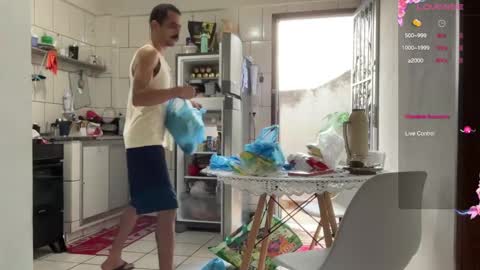 Snapshot of enjoythetrip chatting on 02-21-25, 08:16 Luke online show from 02-21-25, 08:16