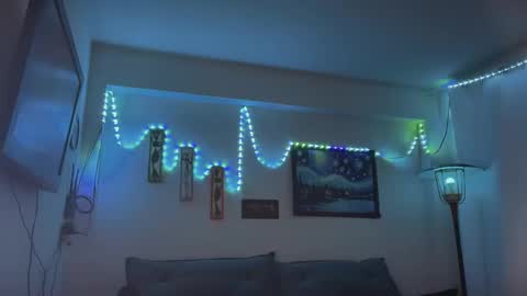 Snapshot of enjoythetrip chatting on 09-09-25, 03:50 Luke online show from 09-09-25, 03:50