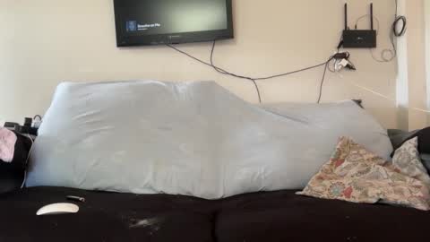 Snapshot of enjoythetrip chatting on 11-21-25, 02:38 Luke online show from 11-21-25, 02:38