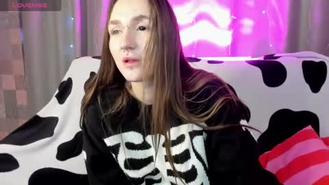 Snapshot of enn_allenn chatting on 12-18-24, 01:26 enn_allenn online show from 12-18-24, 01:26