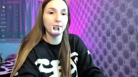Snapshot of enn_allenn chatting on 03-08-25, 12:44 enn_allenn online show from 03-08-25, 12:44