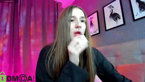 Snapshot of enn_allenn chatting on 10-19-25, 04:02 enn_allenn online show from 10-19-25, 04:02