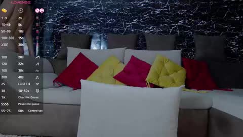 Snapshot of ennakymm chatting on 09-12-25, 05:40 Enna online show from 09-12-25, 05:40