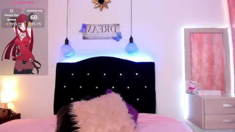 Snapshot of enola_holmess chatting on 05-12-26, 01:30 Enola online show from 05-12-26, 01:30