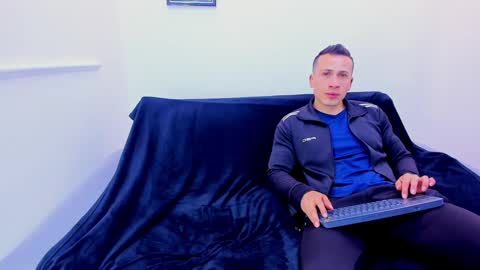 enrique online show from 03-04-25, 01:17