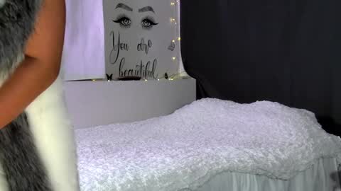 Mia visit  online show from 01-24-25, 05:31