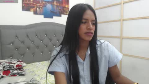 Enyenlina online show from 10-18-25, 05:14