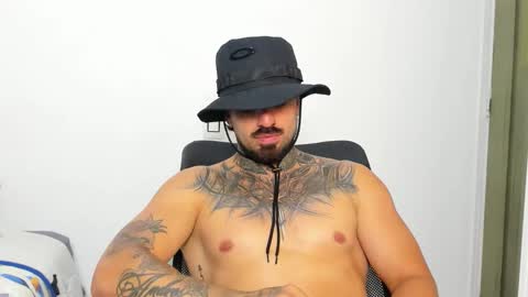 Enzo Aren online show from 10-24-25, 02:08