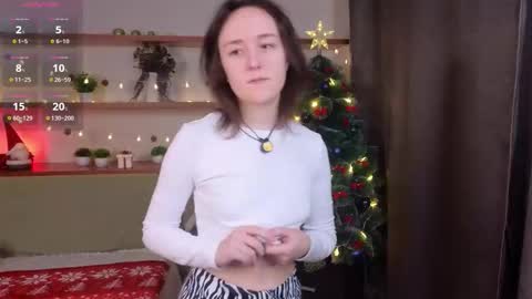 Snapshot of epifaniatoedebusch chatting on 12-18-25, 01:55 Kira online show from 12-18-25, 01:55