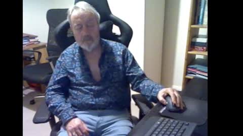 erasmus_d online show from 11-15-25, 06:37