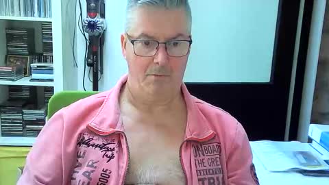 ErBee62 online show from 02-27-26, 10:26