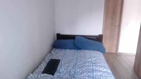 Snapshot of eren_mikasa chatting on 02-24-25, 08:47 sofia online show from 02-24-25, 08:47