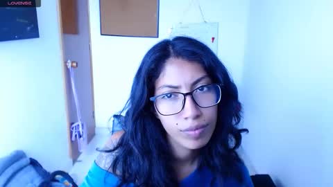 Snapshot of eren_mikasa chatting on 02-05-26, 07:18 sofia online show from 02-05-26, 07:18