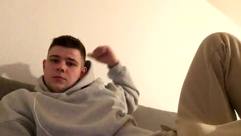 eric123754216 online show from 11-17-25, 04:24