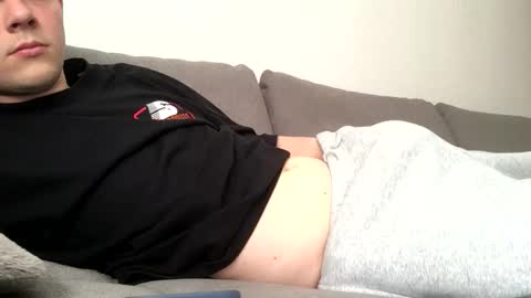 Snapshot of eric123754216 chatting on 05-10-26, 12:32 eric123754216 online show from 05-10-26, 12:32