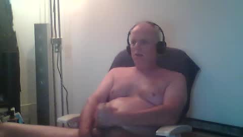 Snapshot of eric204 chatting on 07-03-26, 04:30 Eric online show from 07-03-26, 04:30