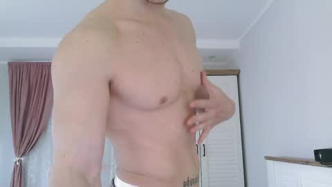 Snapshot of eric_crush chatting on 04-27-26, 03:48 Eric Crush online show from 04-27-26, 03:48