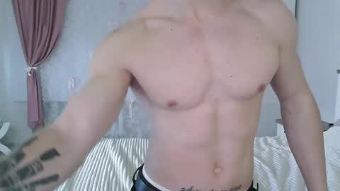 Snapshot of eric_crush chatting on 05-20-26, 03:45 Eric Crush online show from 05-20-26, 03:45