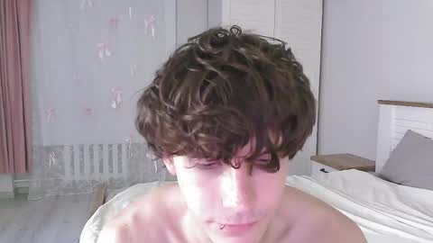 Snapshot of eric_crush chatting on 05-26-26, 01:45 Eric Crush online show from 05-26-26, 01:45