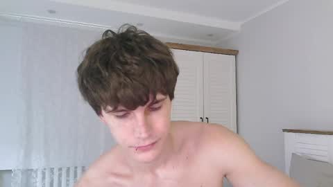 Snapshot of eric_crush chatting on 06-02-26, 04:14 Eric Crush online show from 06-02-26, 04:14