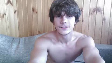 Snapshot of eric_crush chatting on 07-23-26, 04:32 Eric Crush online show from 07-23-26, 04:32
