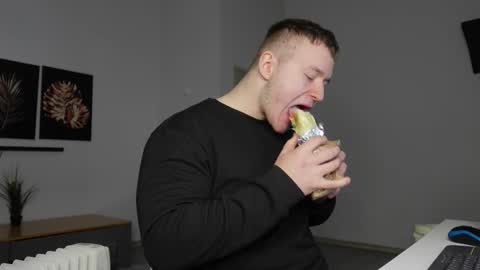    online show from 12-02-25, 01:17