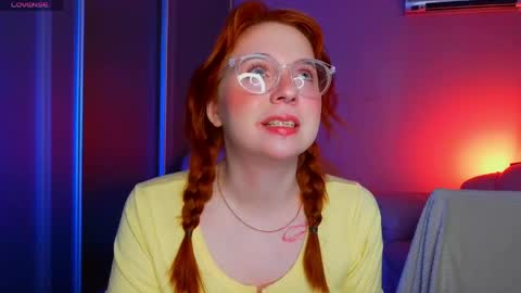 Snapshot of erica_nelson chatting on 06-08-26, 02:45 Erica 3 online show from 06-08-26, 02:45