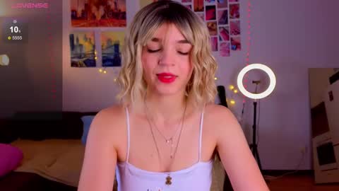 Snapshot of erica_winterr chatting on 01-21-25, 06:22 Erica Winterr online show from 01-21-25, 06:22