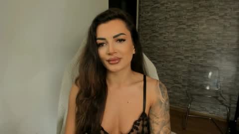Snapshot of erica_xoo chatting on 06-08-26, 05:08 Riaaa online show from 06-08-26, 05:08