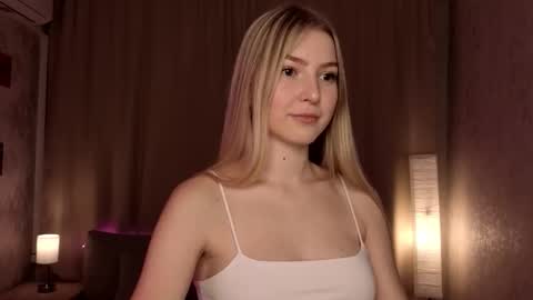 Snapshot of ericajackosn chatting on 11-27-25, 06:43 Emily online show from 11-27-25, 06:43