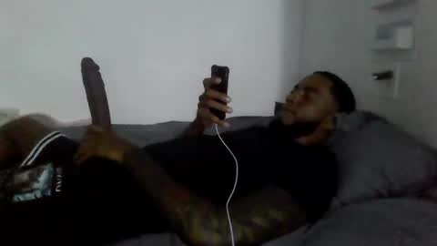 Snapshot of ericbuck chatting on 12-22-24, 09:42 Eric Buck online show from 12-22-24, 09:42