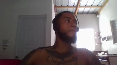 Snapshot of ericbuck chatting on 01-02-25, 04:56 Eric Buck online show from 01-02-25, 04:56