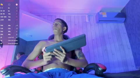      online show from 10-19-25, 02:12