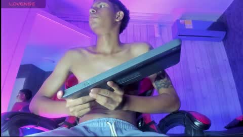      online show from 10-20-25, 04:35