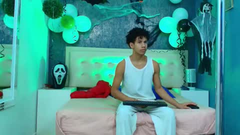   online show from 10-27-25, 03:54