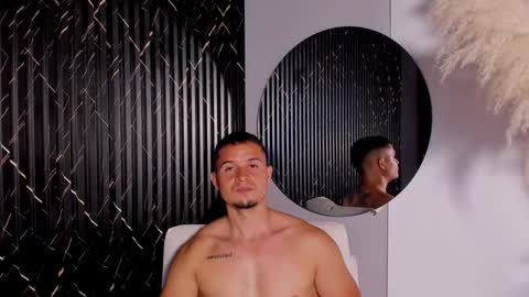 Snapshot of erickdowell chatting on 02-03-25, 03:49 Erick online show from 02-03-25, 03:49