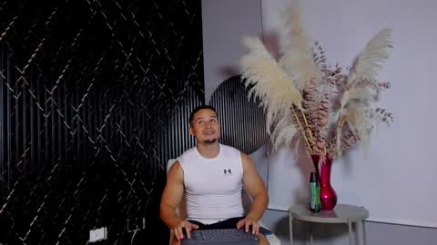 Snapshot of erickdowell chatting on 02-09-25, 02:38 Erick online show from 02-09-25, 02:38